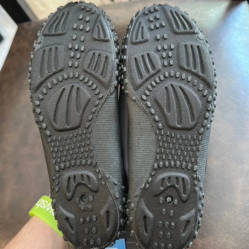 ZOOGS SHARK WATER SHOES: BLACK/BLUE: NEW WITH TAGS: SIZE 2